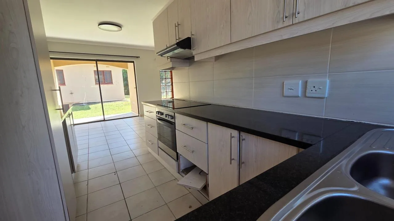 2 Bedroom Townhouse for sale in Shelly Beach