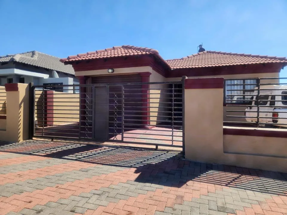 3 Bedroom House for sale in Ivydale AH