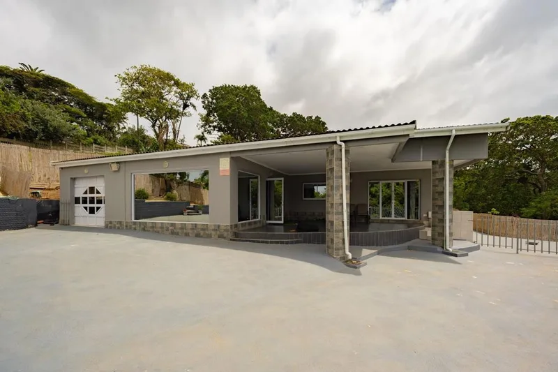 3 Bedroom House for sale in Umtentweni
