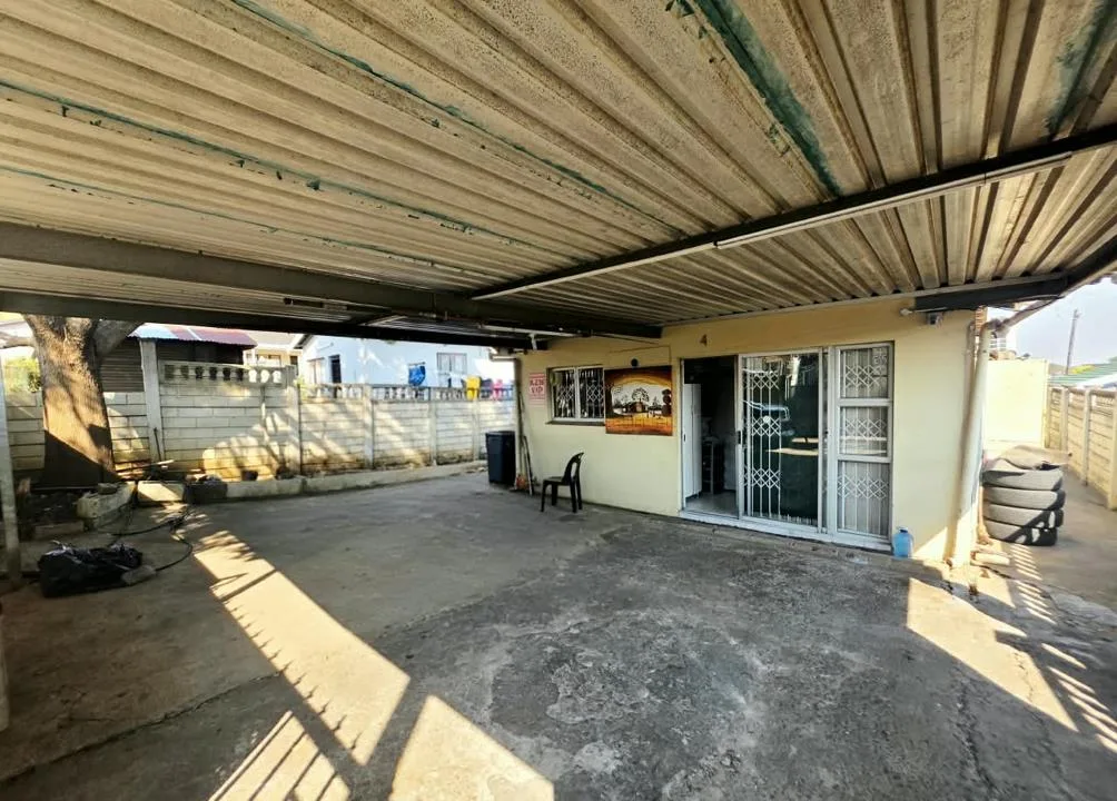 3 Bedroom House for sale in Clayfield