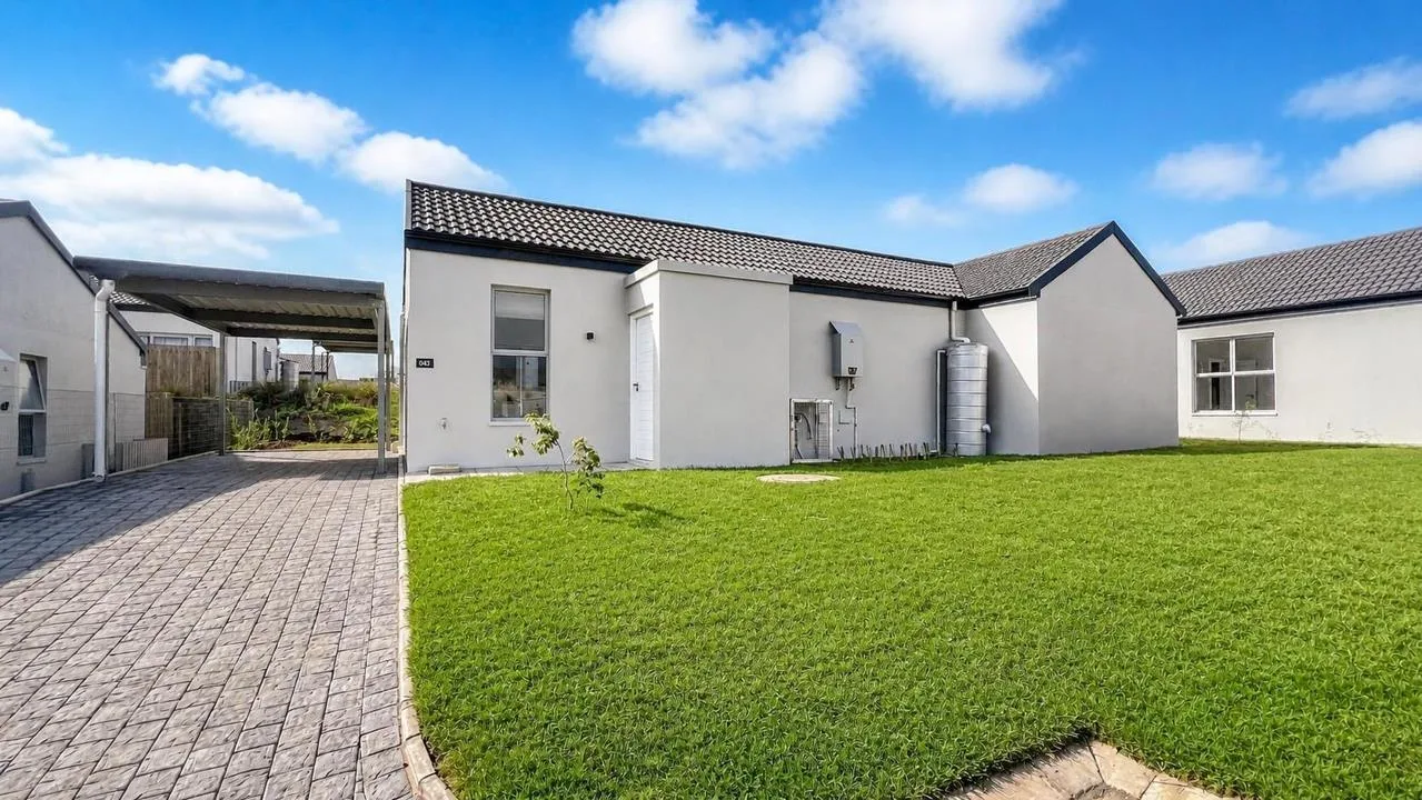 2 Bedroom House for sale in Lalela Estate
