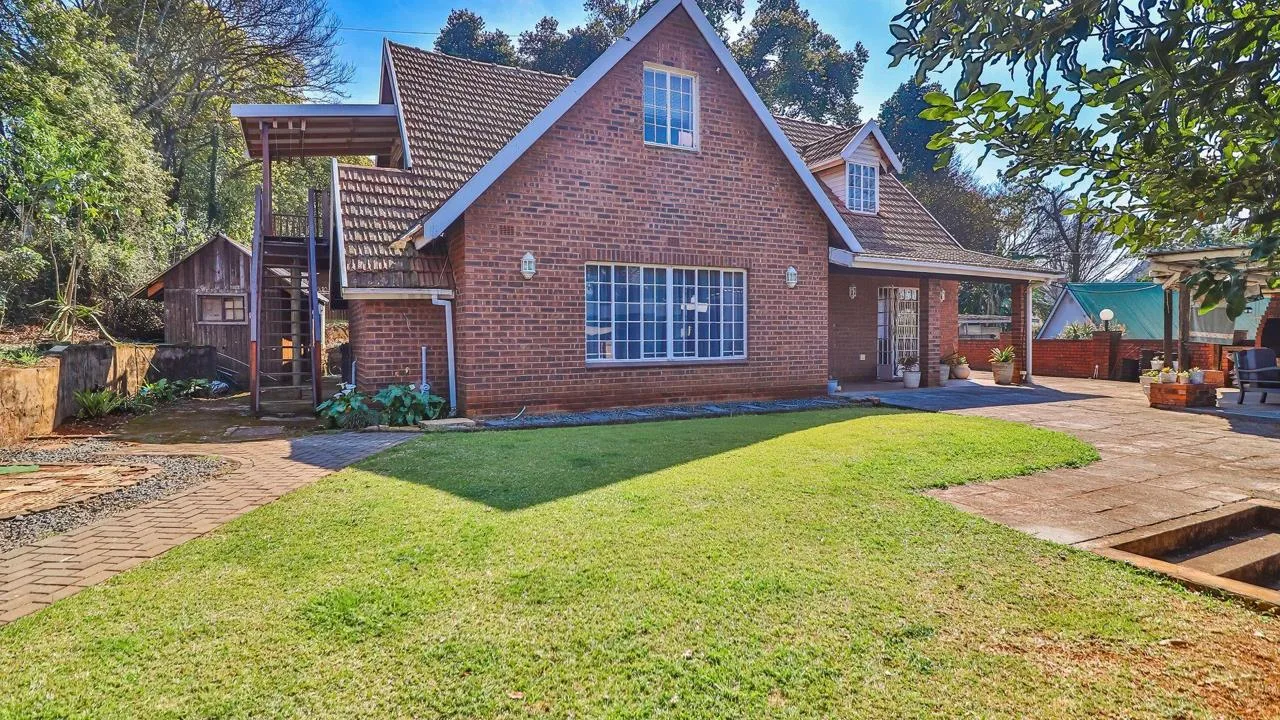12 Bedroom House for sale in Clarendon