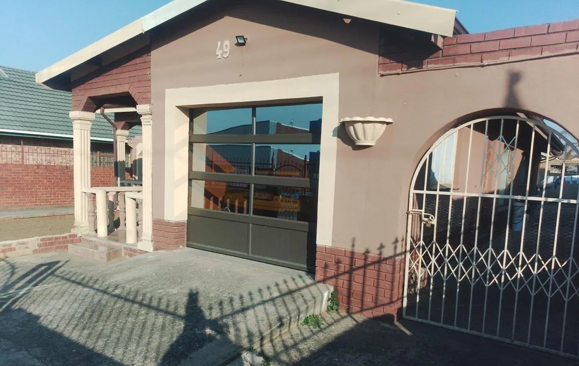 3 Bedroom House for sale in Acaciaville