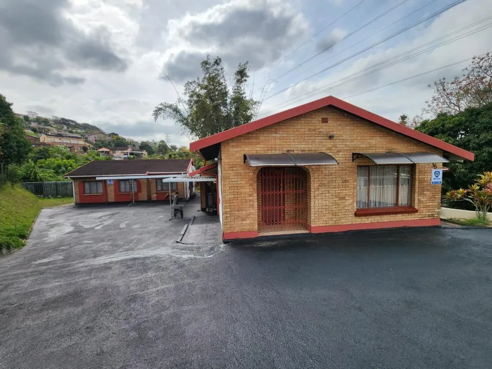 3 Bedroom House for sale in Shallcross