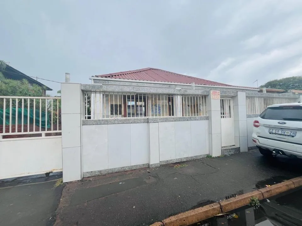 6 Bedroom House for sale in Glenwood