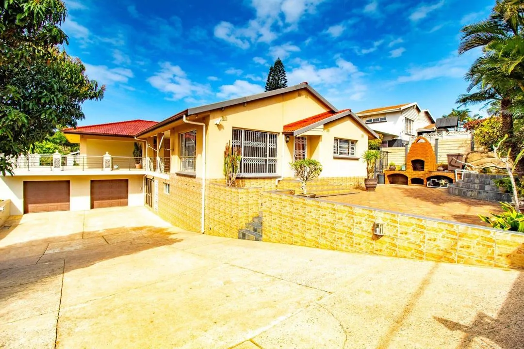 4 Bedroom House for sale in Bluff