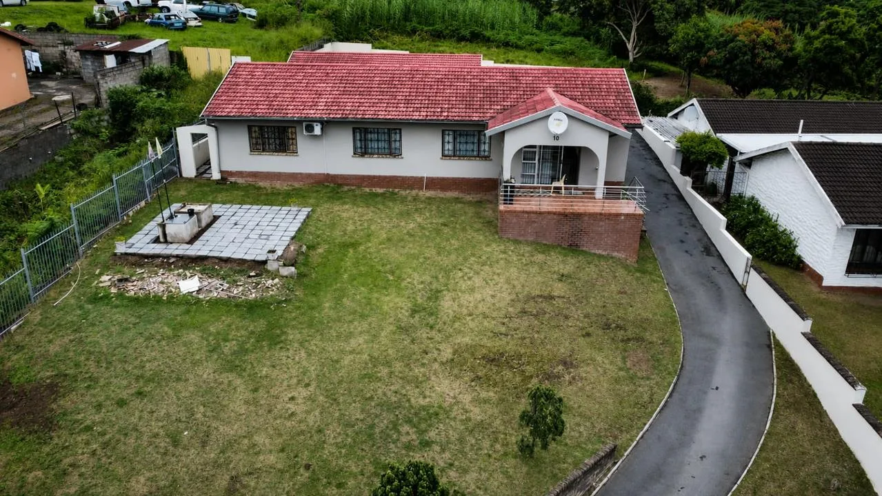 4 Bedroom House for sale in Shallcross