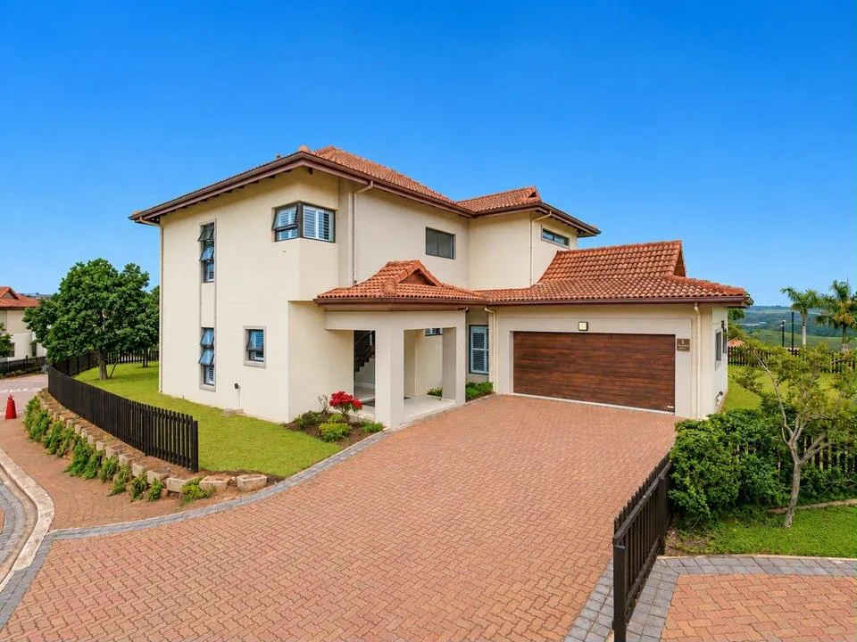 4 Bedroom Townhouse for sale in Izinga Estate