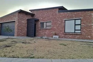 3 Bedroom House for sale in Van Der Hoff Park