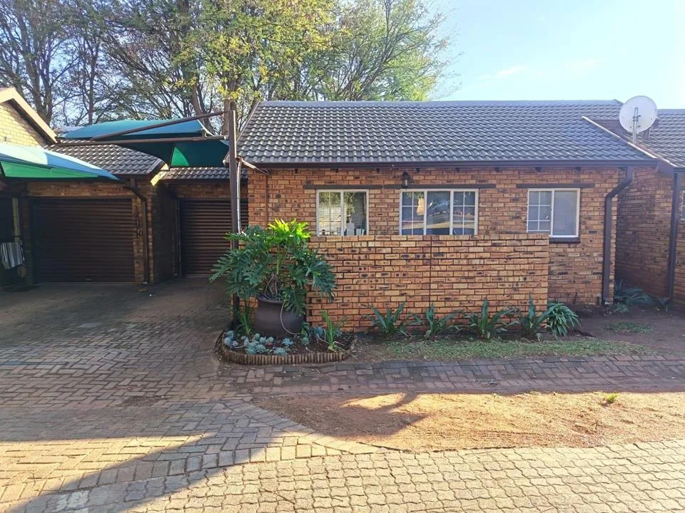 2 Bedroom House for sale in Safari Gardens