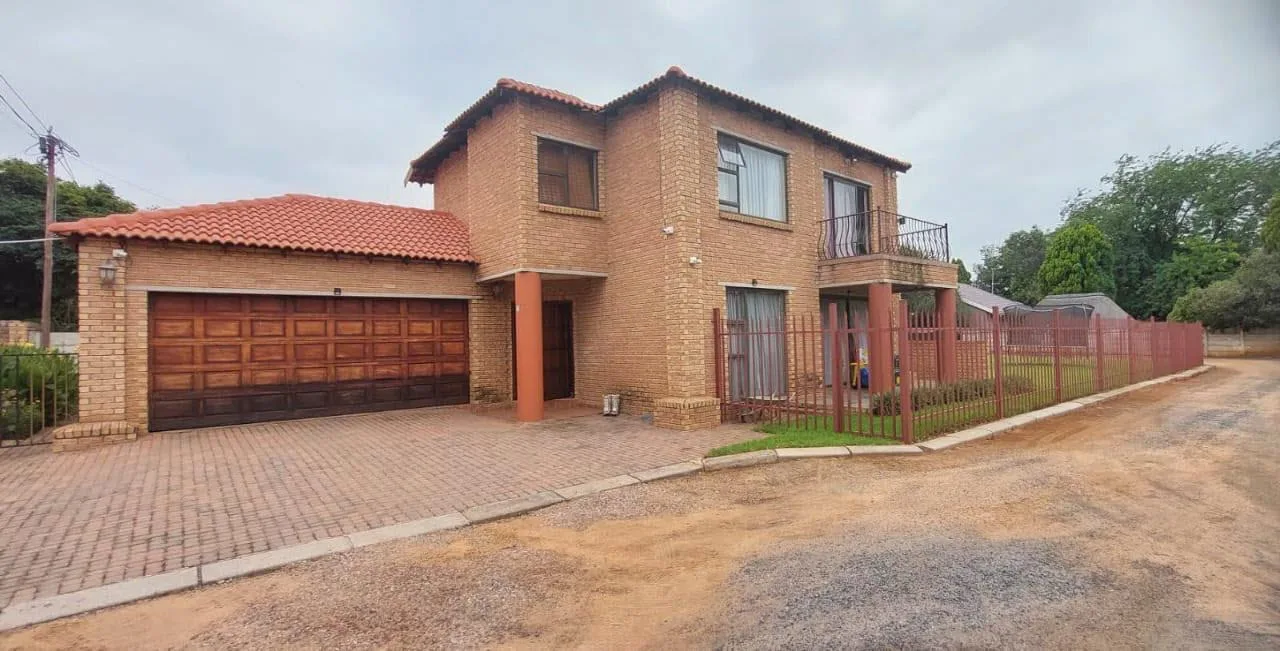 3 Bedroom House for sale in Flamwood