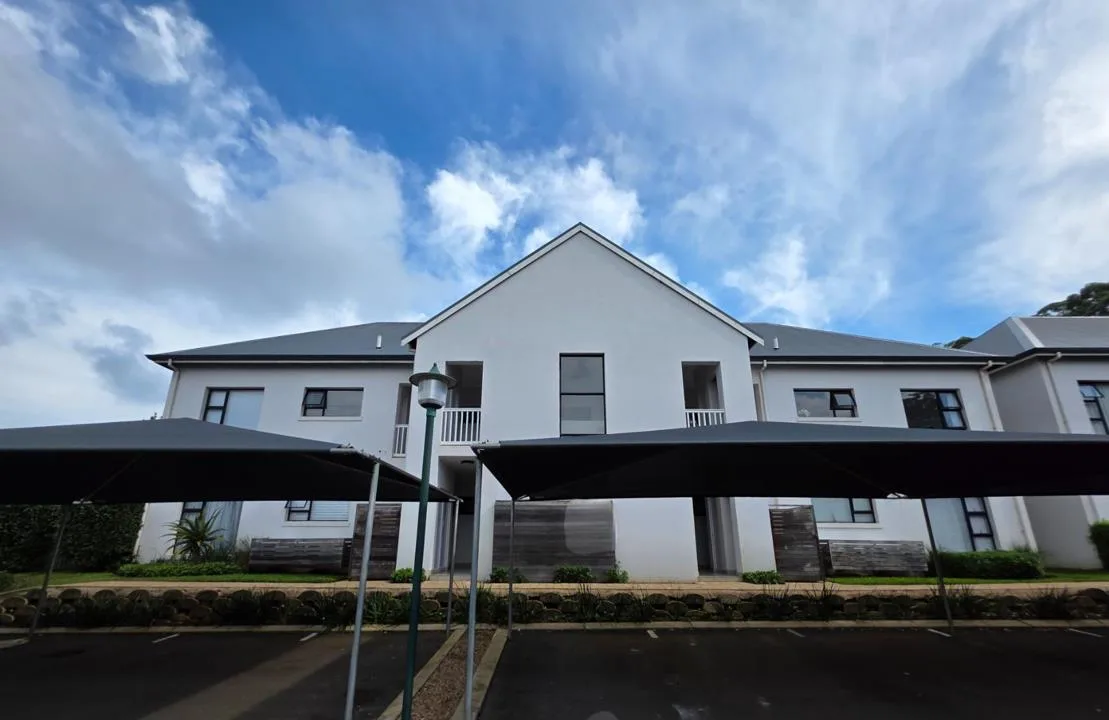 2 Bedroom Apartment / flat for sale in Emberton Estate