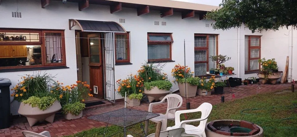 4 Bedroom House for sale in Bellville Central