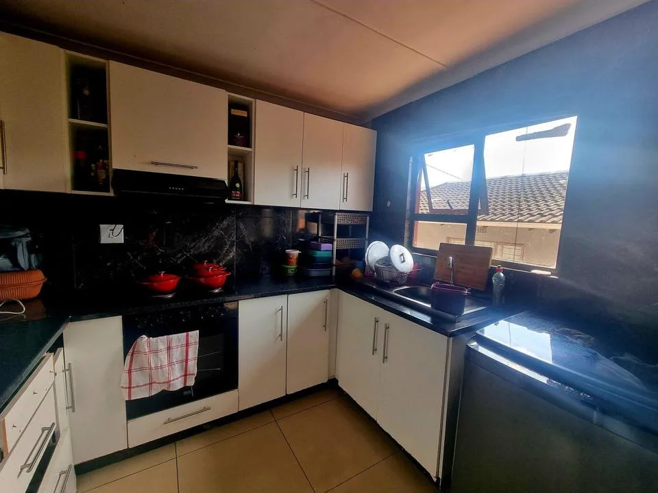 2 Bedroom House for sale in Umhlathuze