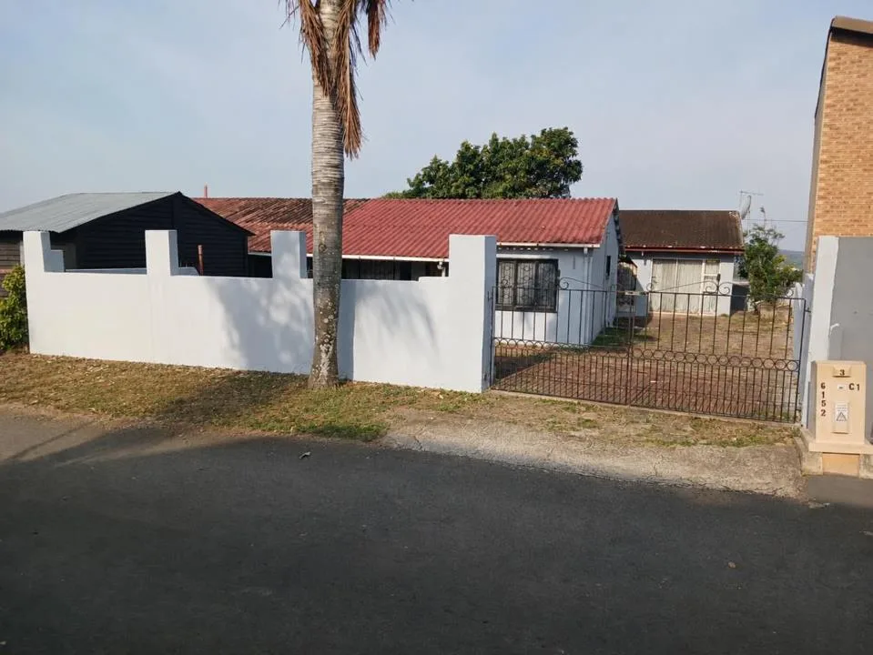 2 Bedroom House for sale in Grove End