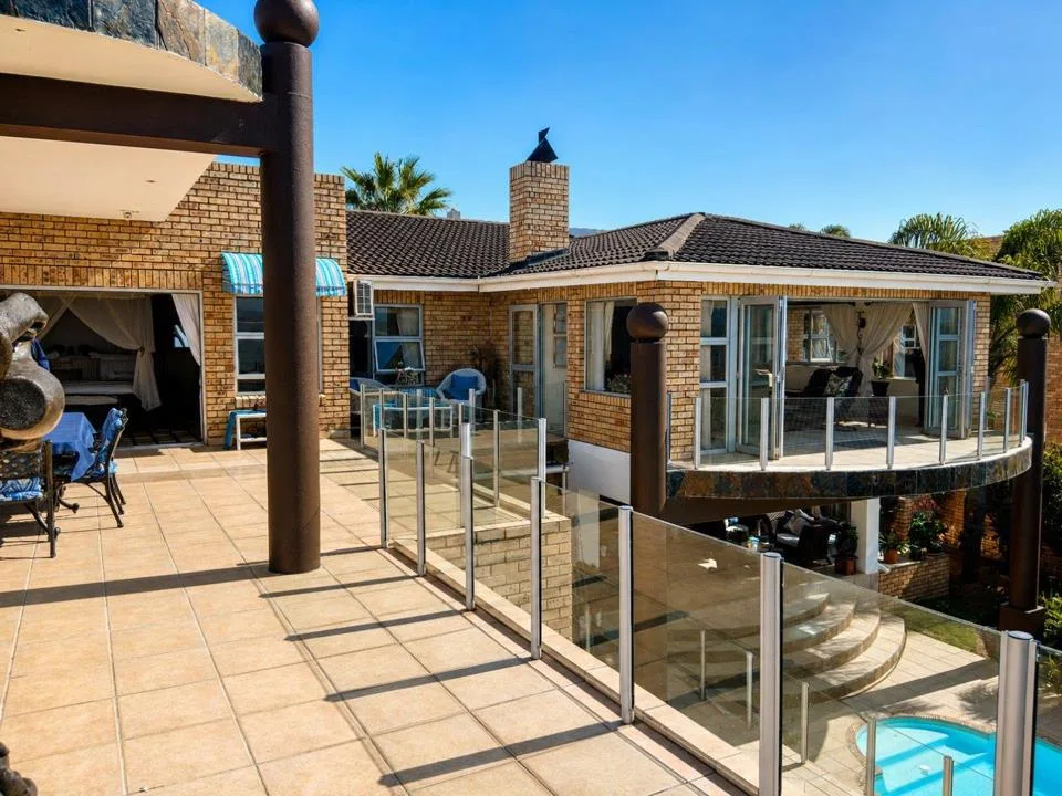 5 Bedroom House for sale in Wavecrest