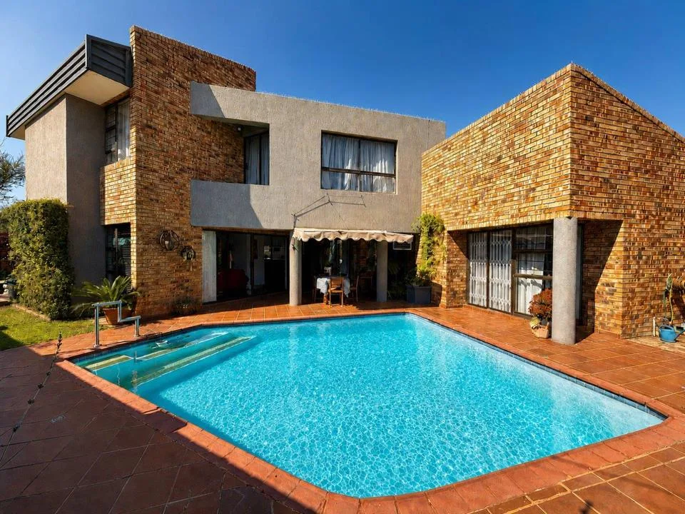 3 Bedroom House for sale in Sasolburg Ext 4