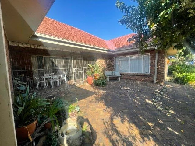 4 Bedroom House to rent in Miederpark