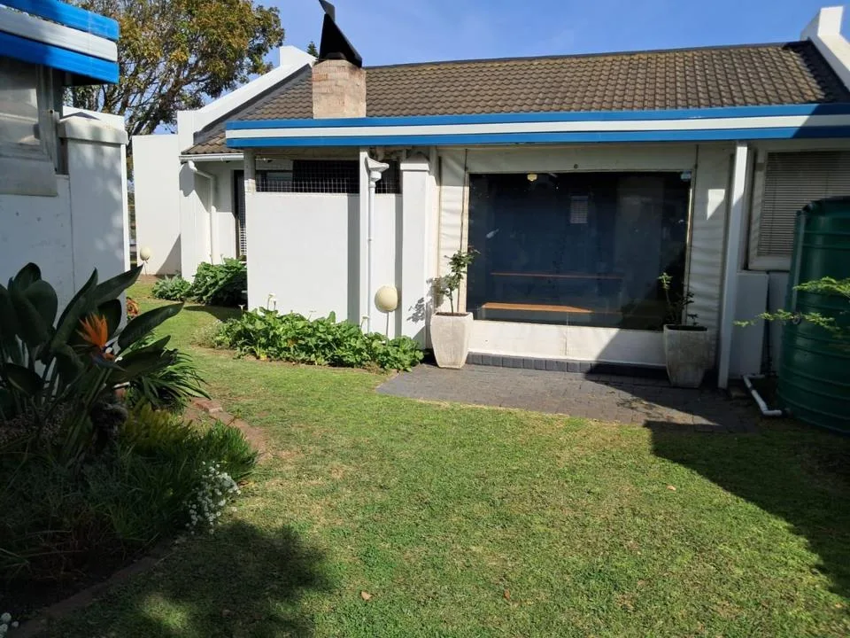 2 Bedroom Townhouse to rent in Paradise Beach