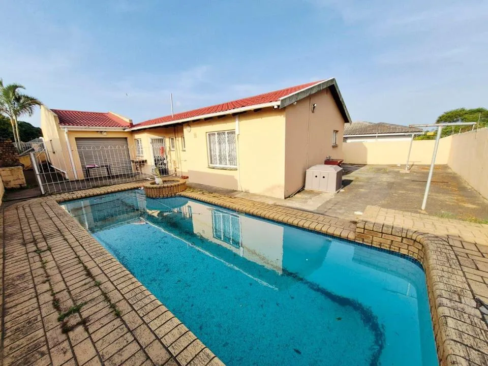 3 Bedroom House for sale in Brackenham