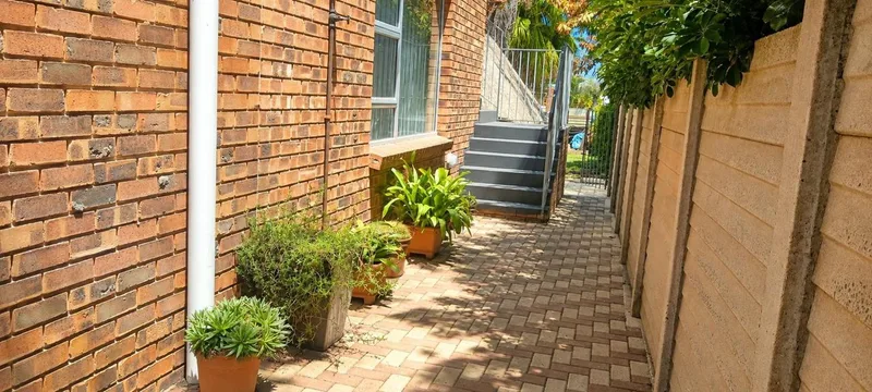 2 Bedroom House to rent in Birdswood