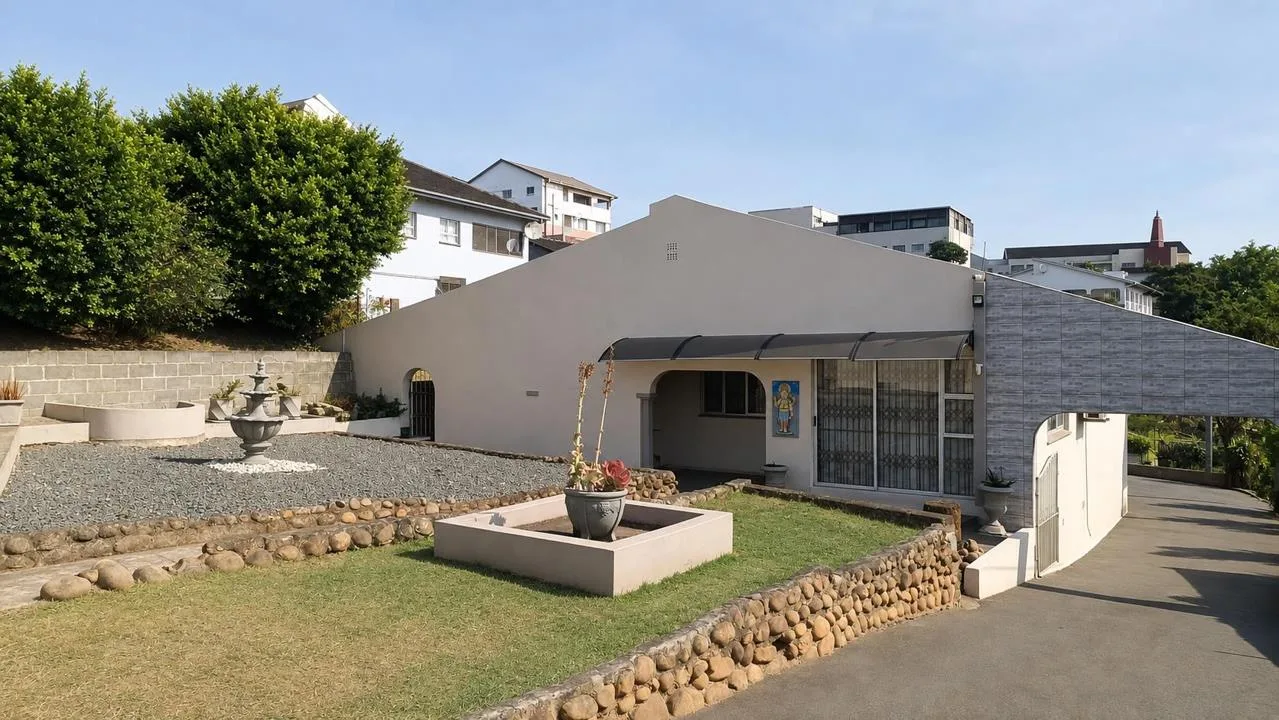 5 Bedroom House for sale in Clare Hills