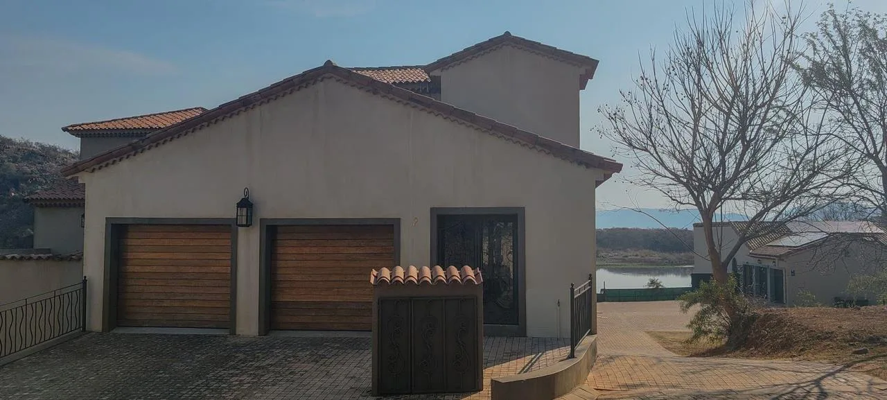 3 Bedroom House for sale in Estate D' Afrique