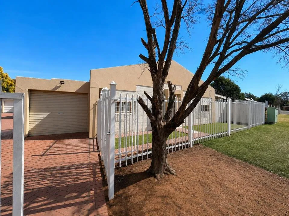 3 Bedroom Townhouse for sale in Pellissier