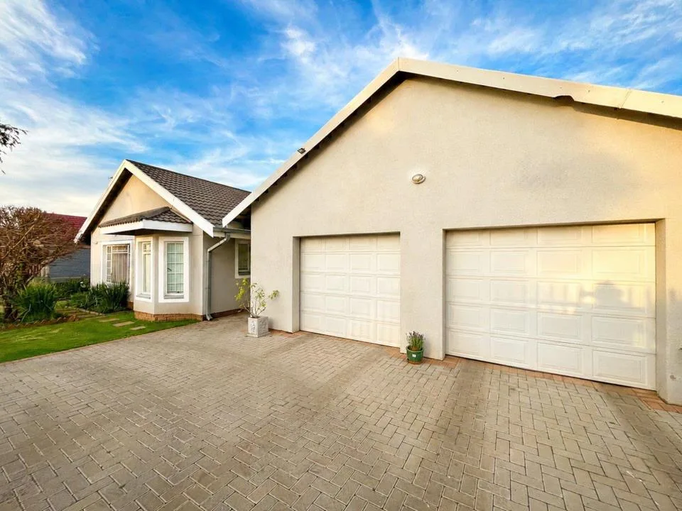 3 Bedroom House for sale in Vaalpark