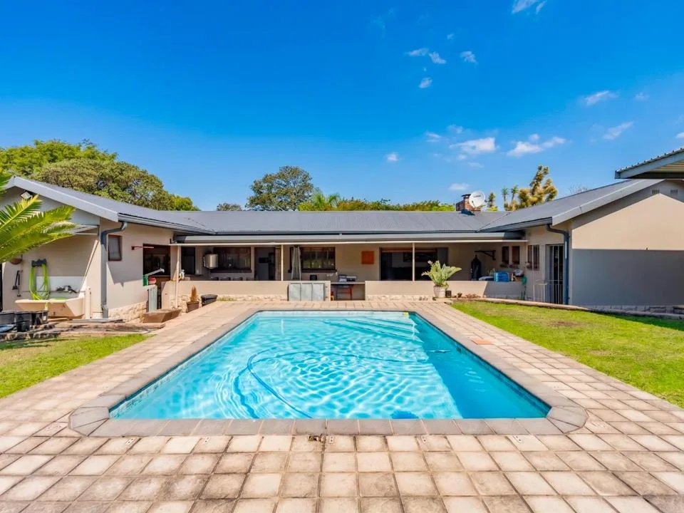 4 Bedroom House for sale in Hatton Estate