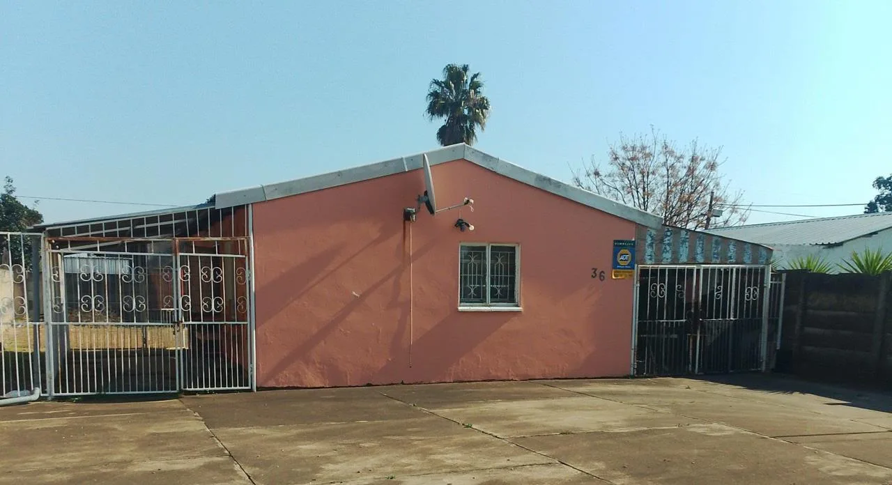 House for sale in Acaciaville