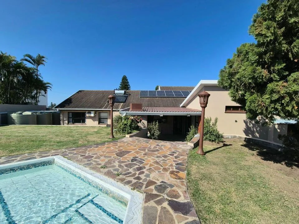 3 Bedroom House for sale in Gonubie