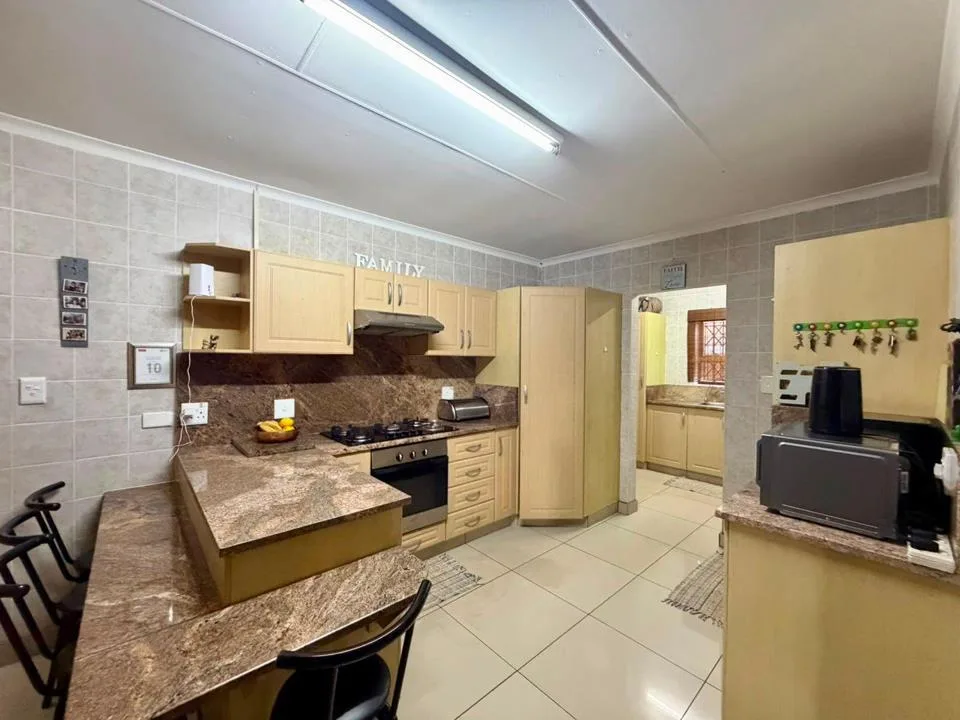 4 Bedroom House for sale in Birdswood