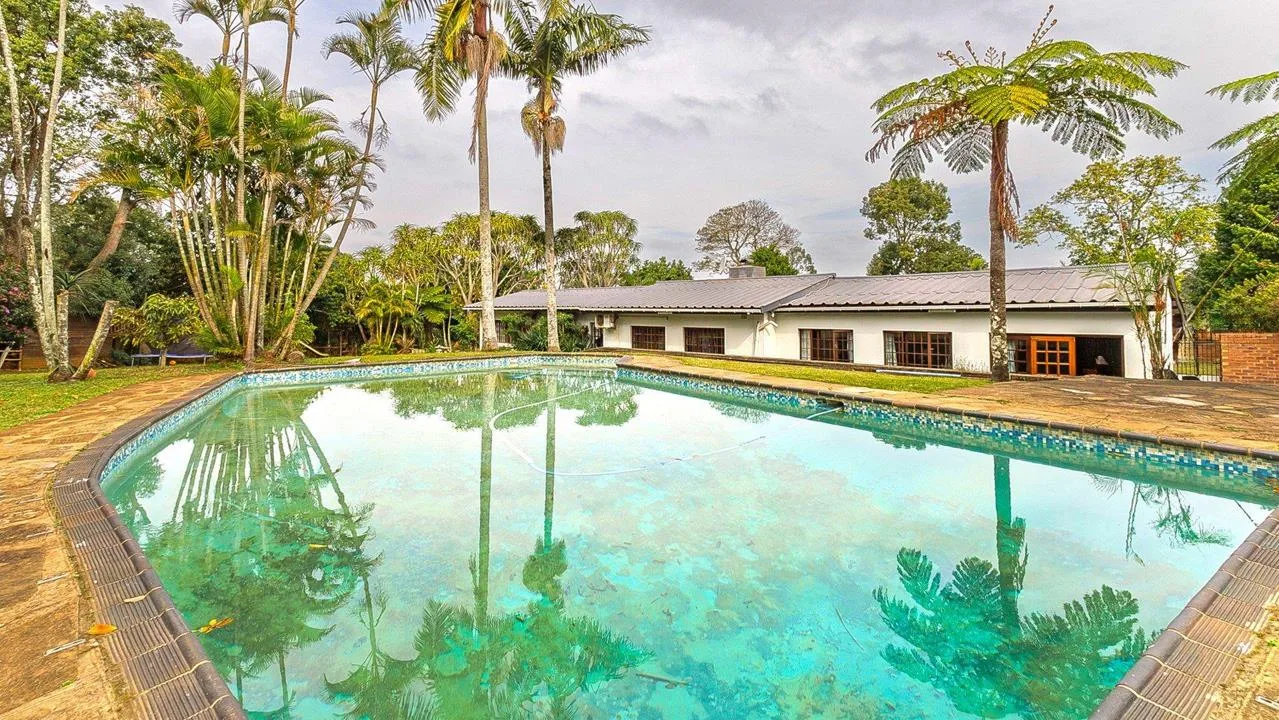4 Bedroom House for sale in Waterfall