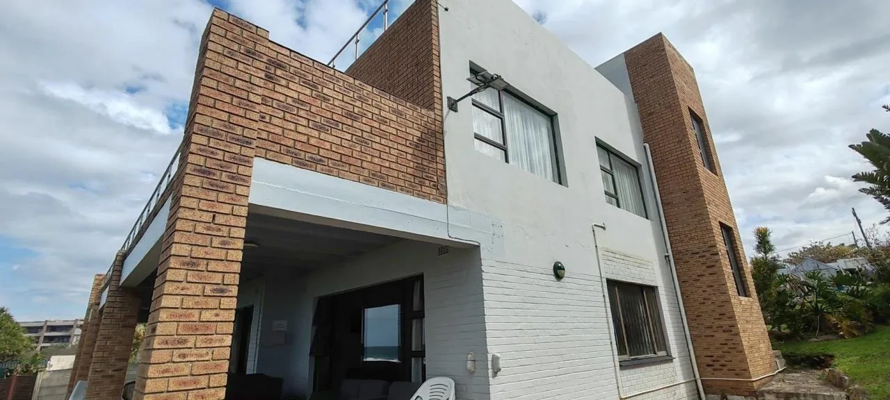 5 Bedroom House for sale in Uvongo Beach