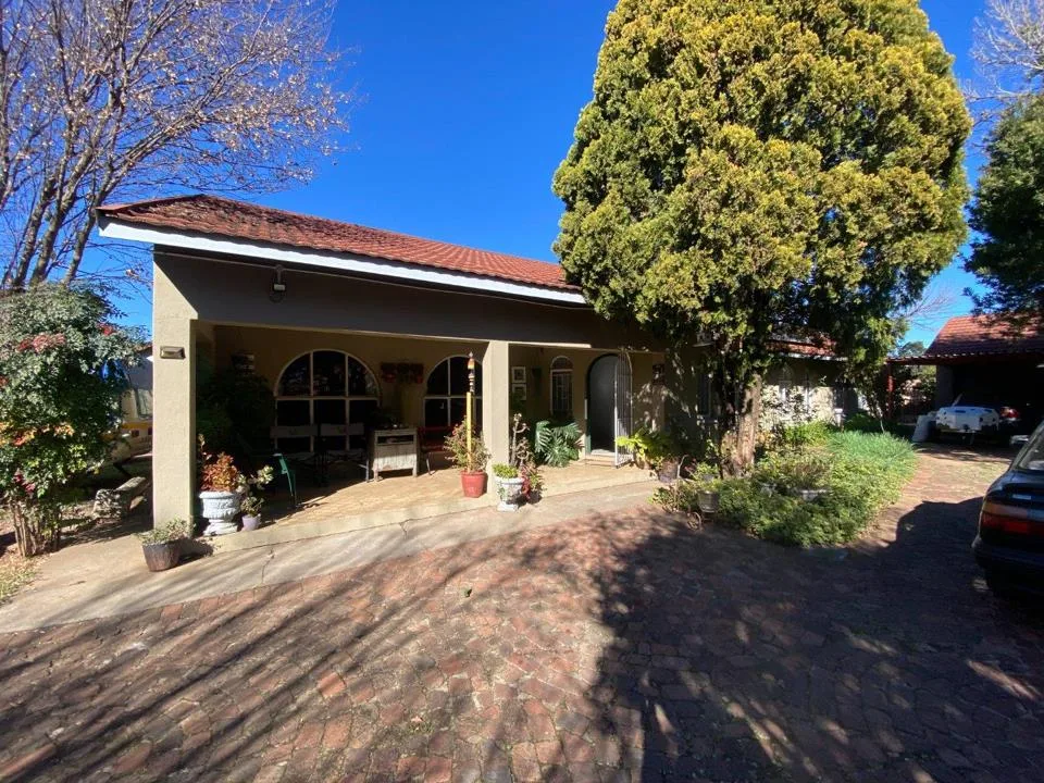 3 Bedroom House for sale in Miederpark