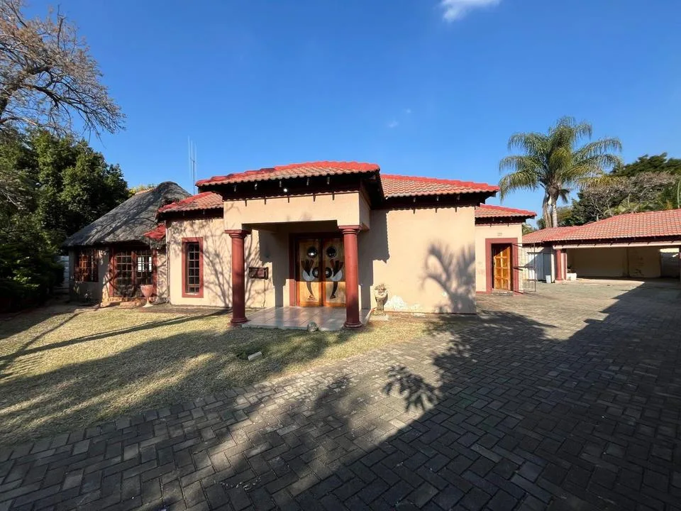 3 Bedroom House for sale in Geelhoutpark