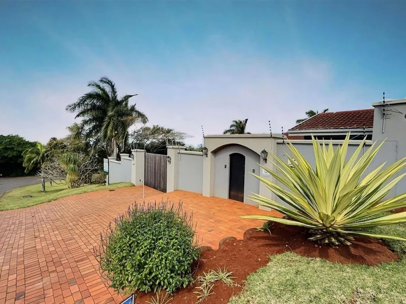 8 Bedroom House for sale in Mtunzini