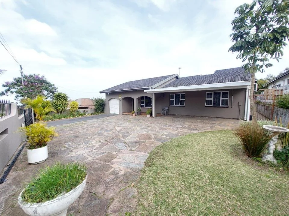 3 Bedroom House for sale in Stanger Manor