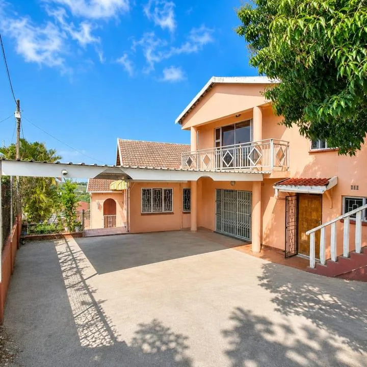 4 Bedroom House for sale in Vanrova