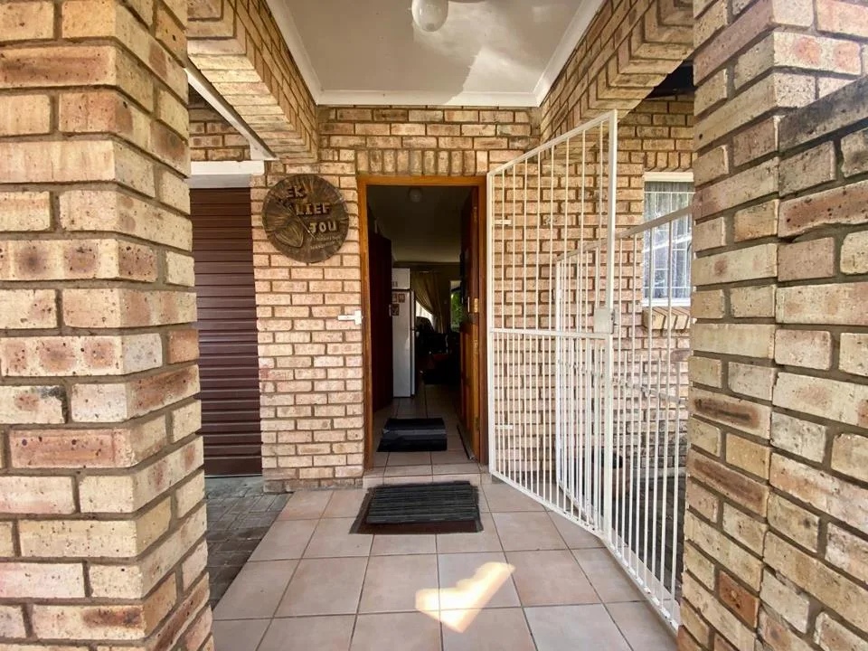 2 Bedroom Townhouse for sale in Potchefstroom Central