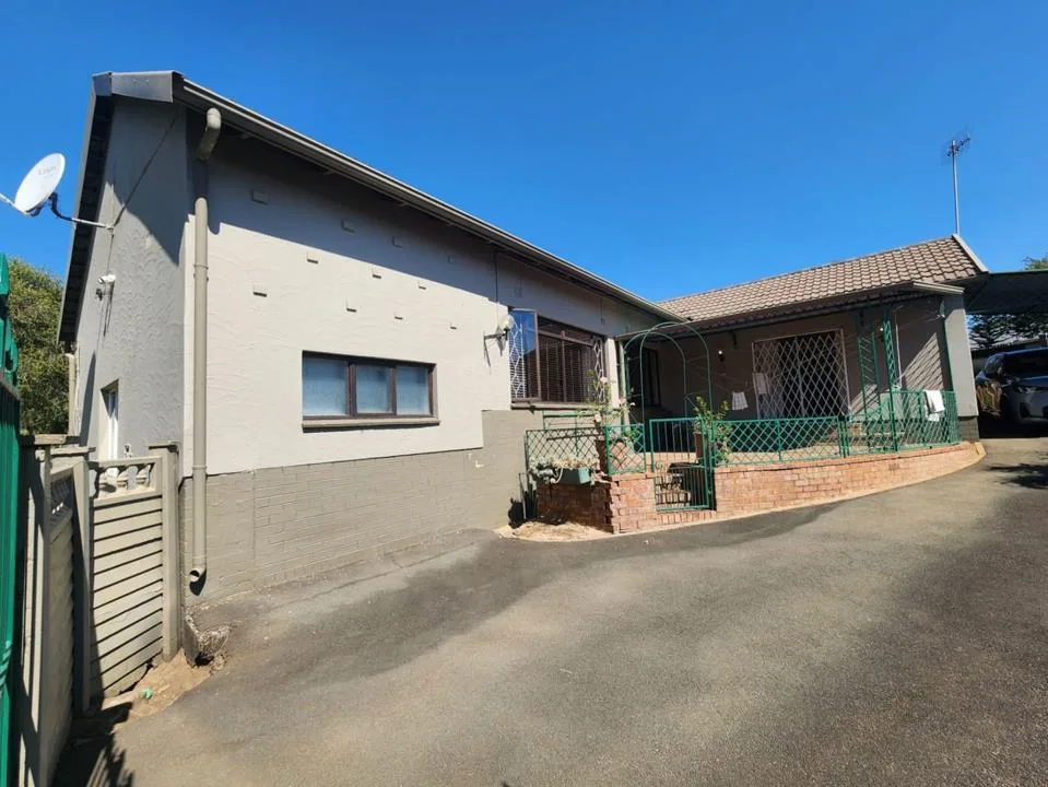 3 Bedroom House for sale in Scottsville Ext