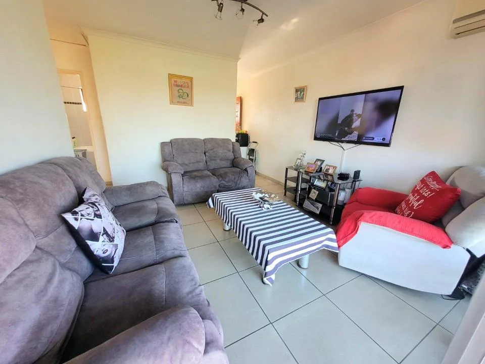 2 Bedroom Apartment / flat for sale in Sparks Estate