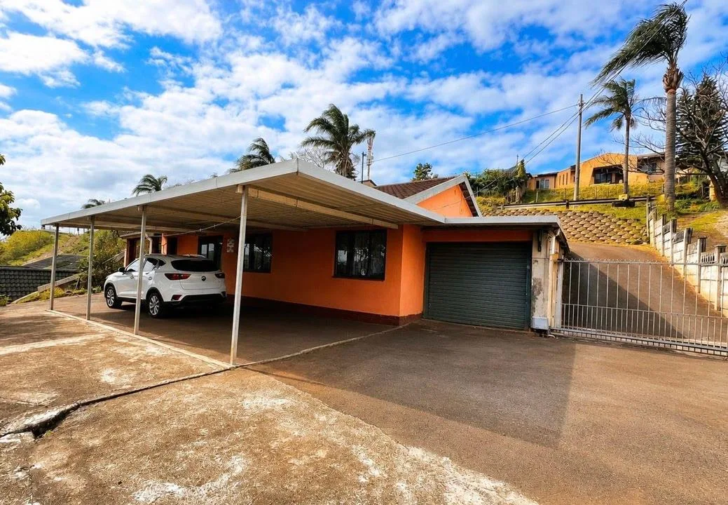 3 Bedroom House for sale in Lotus Park