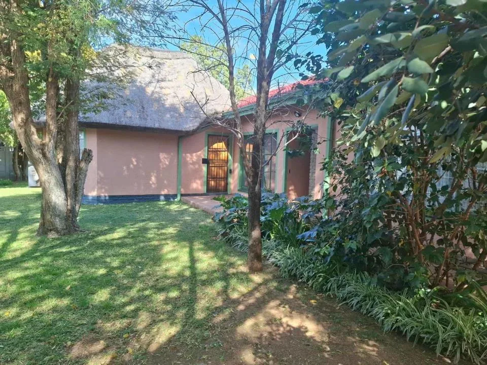 4 Bedroom House for sale in Golf View