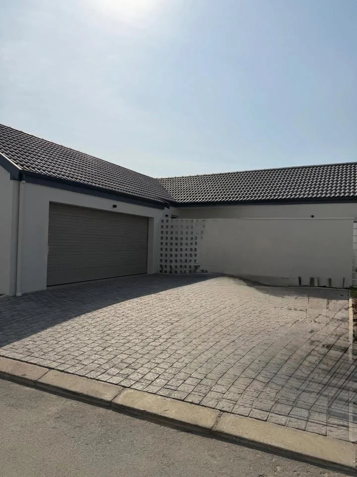 3 Bedroom House for sale in Sheffield Manor