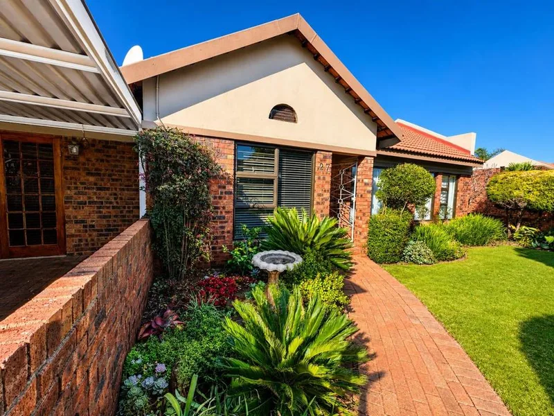 2 Bedroom Townhouse for sale in Flamwood