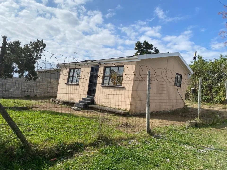 2 Bedroom House for sale in Mdantsane Nu 11