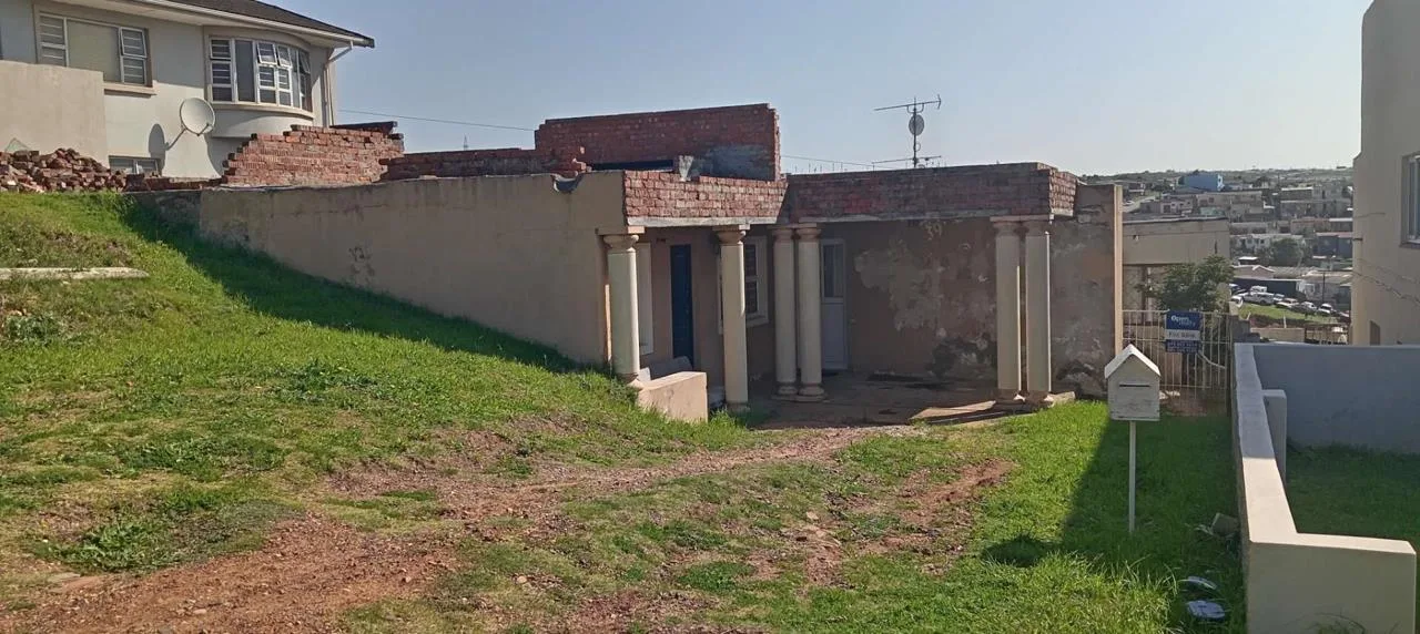 4 Bedroom House for sale in Parkside