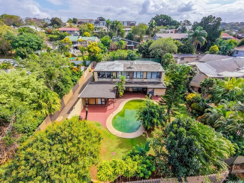 17 Bedroom House for sale in Umbilo
